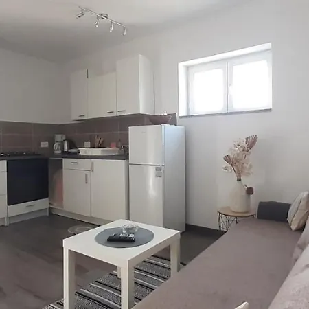 Rovinj Apartment Eni, Parking And Wifi Gratis 公寓 罗维尼